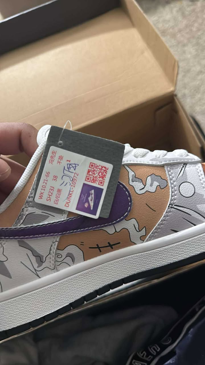 Monkey D. Luffy V.6 Custom Court-Low Sneakers