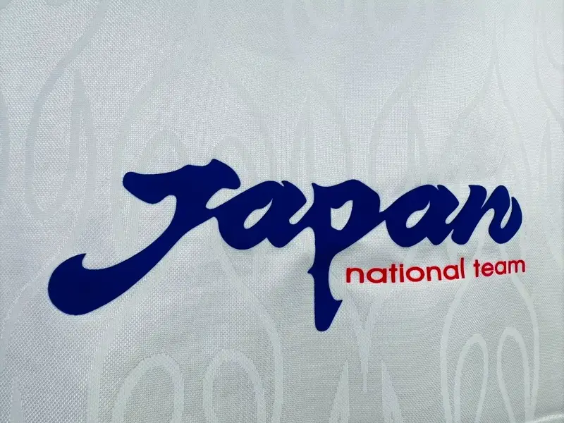 Retro-1998-Japan-Long-Sleeve-Soccer-Jersey-Away-4.webp Retro 1998 Japan Long Sleeve Soccer Jersey Away